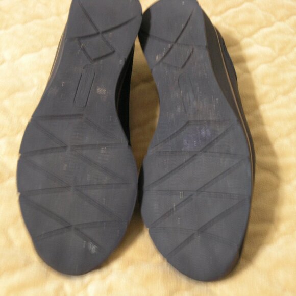 Baretraps  Garner Black Slip-on Women's Size 7M - Picture 5 of 6